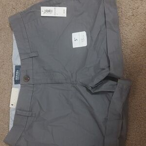 🌸NWT OLD NAVY 5” Everyday Short - size 4